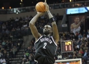 九游官网-包含篮网队成功保持领先优势，士气高昂的词条