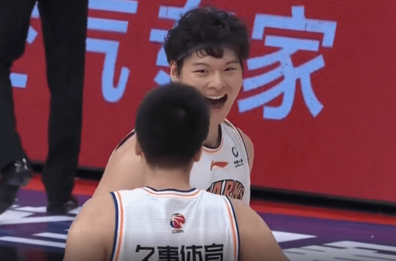 上海队士气高涨,成为黑马候选队伍 上海队士气高涨,成为黑马候选队伍