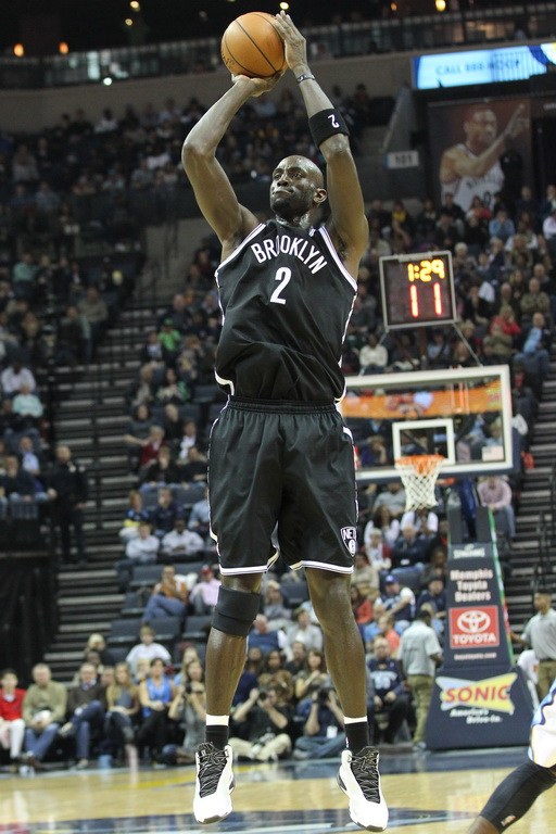 包含篮网队成功保持领先优势，士气高昂的词条