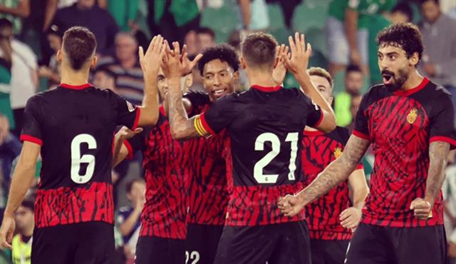 包含马洛卡主场大胜巴拉多利德，提振信心的词条