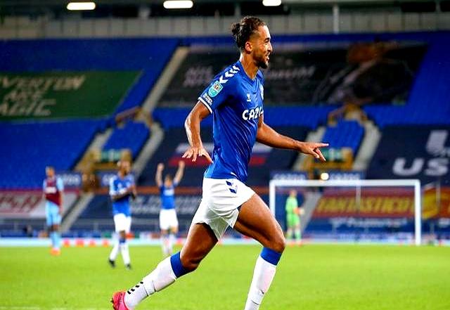 包含埃弗顿中场伤愈回归队内士气得以提升的词条